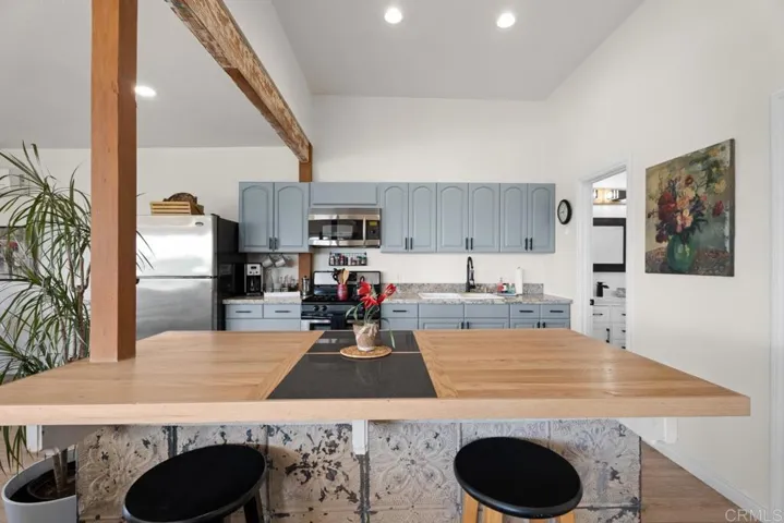 812 Sharon, El Cajon, California 92020