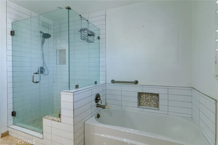 Full Bath 2