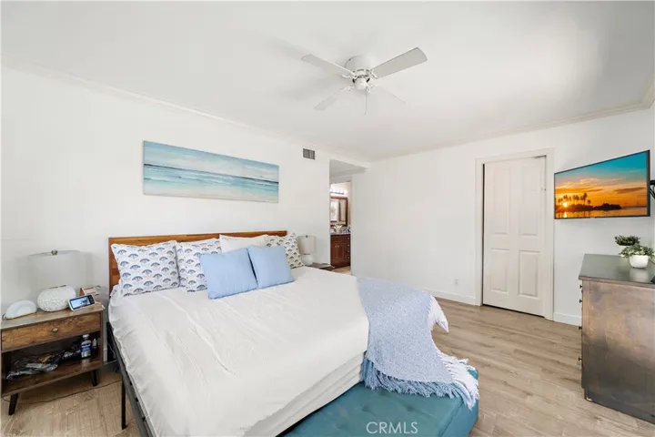 primary suite offers a walk-in closet