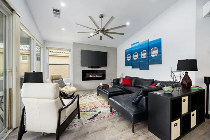 12-web-or-mls-PS_Natoma_OPMG_0426_012