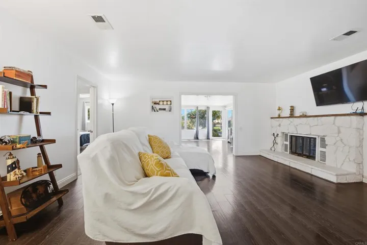421 Hillcrest Lane, Fallbrook, California 92028