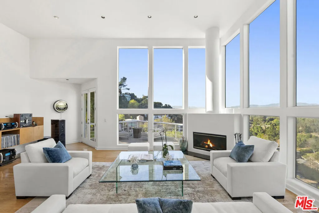 3670 Avenida Del Sol, Studio City, California 91604 — photo 4
