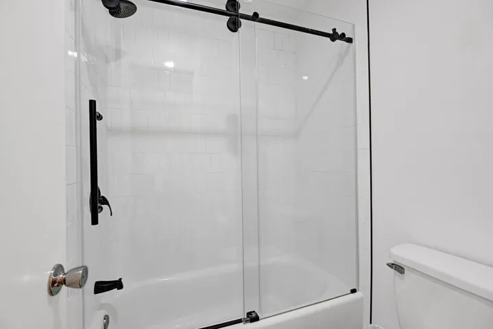 GUEST SHOWER.jpg mls