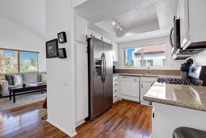 KITCHEN.jpg mls