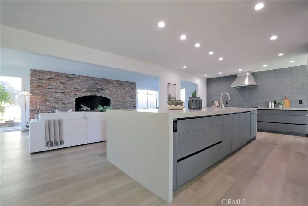 418 E Bay Street, Costa Mesa, California 92627 — photo 4
