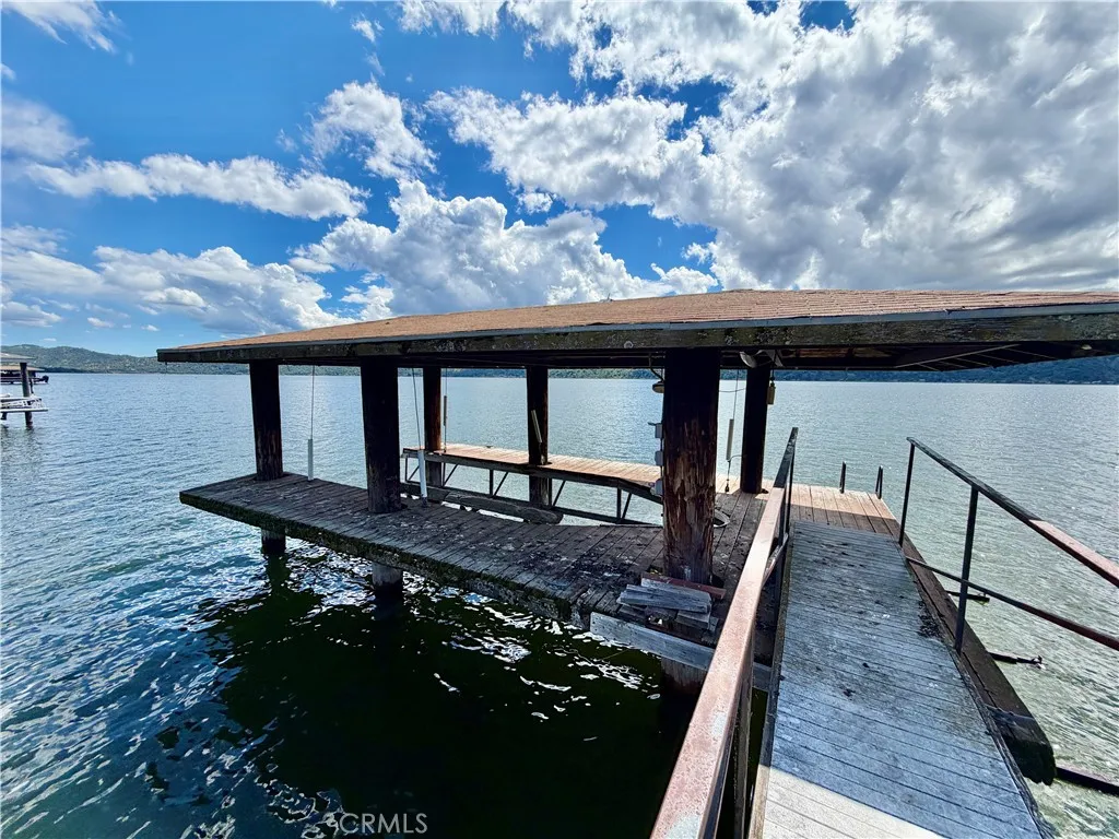 Covered Boat lift Covered Boat lift