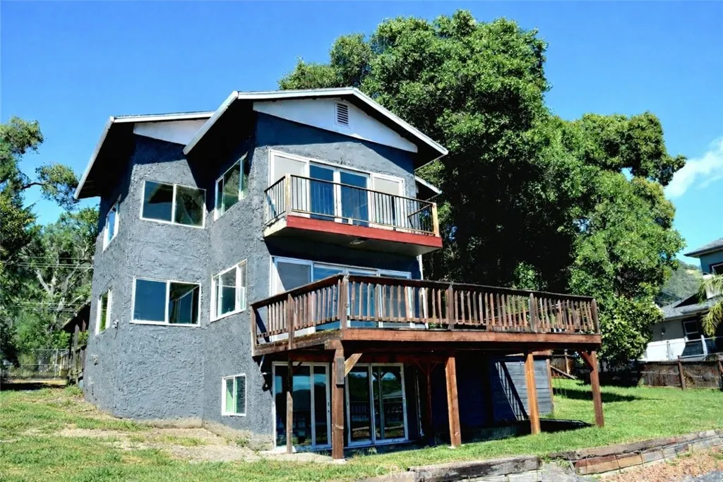 10523 E Hwy 20