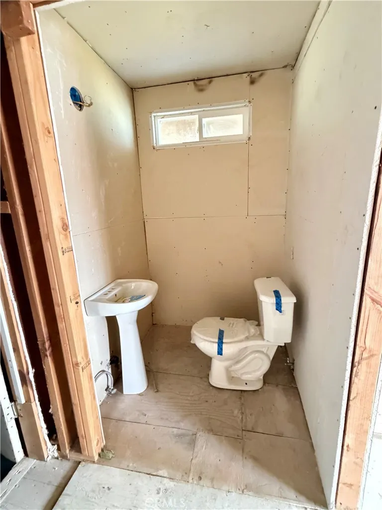 Water closet, main level Water closet, main level