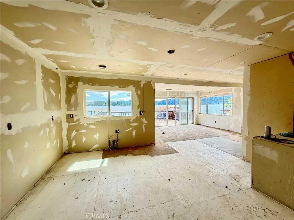 Unfinished kitchen Unfinished kitchen