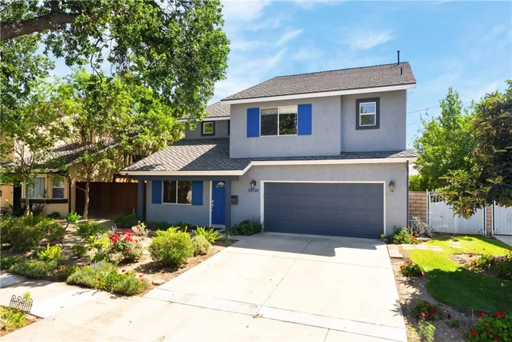 2 story house w/2 car garage