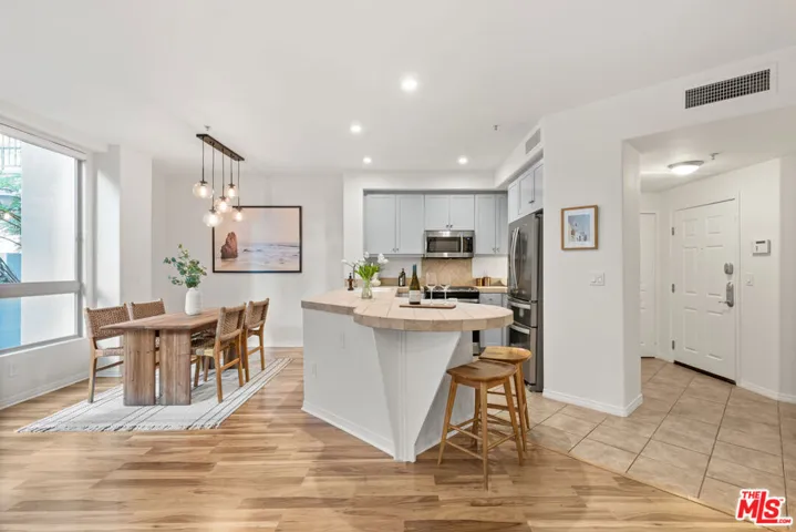 13044 Pacific 108, Playa Vista, California 90094