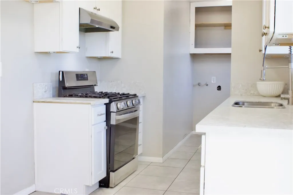 16594 Vine, Hesperia, California 92345 — photo 4