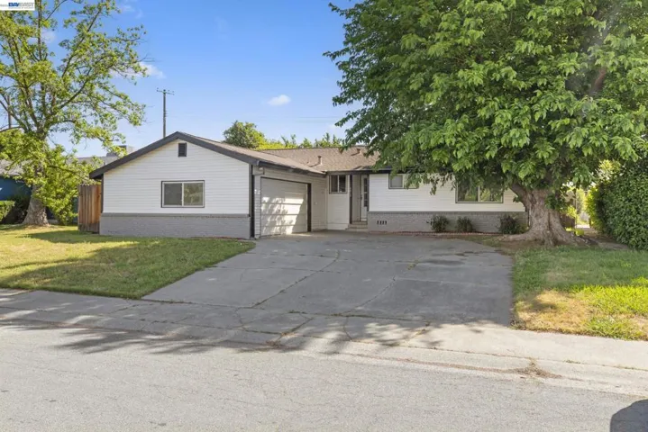 6613 Demaret Drive, Sacramento, California 95822