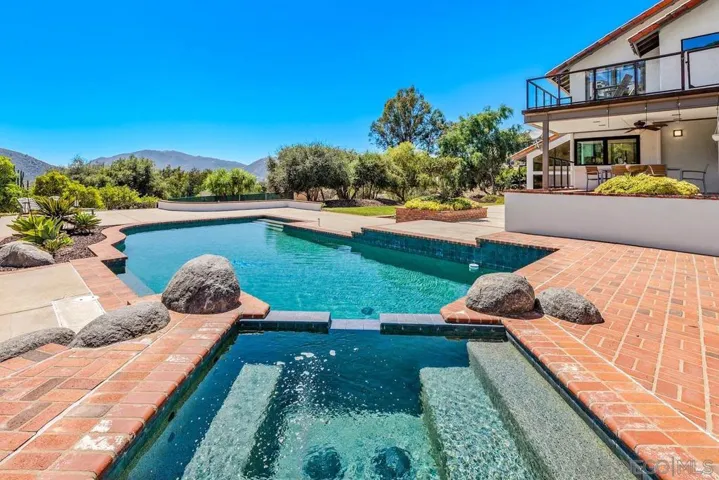 Swimming Pool/Hot Tub/Sauna