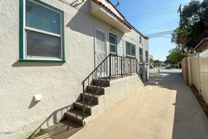 011_407 S Verdugo Rd_GYP-MLS