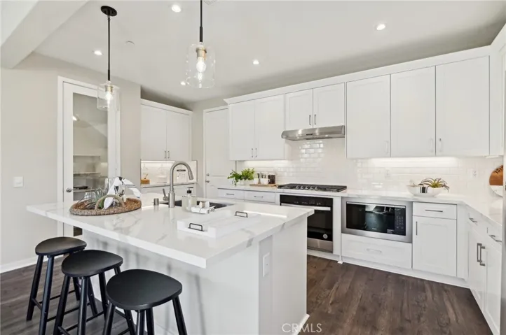 MODEL HOME