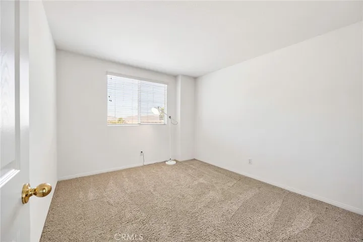 upstairs guest bedroom1