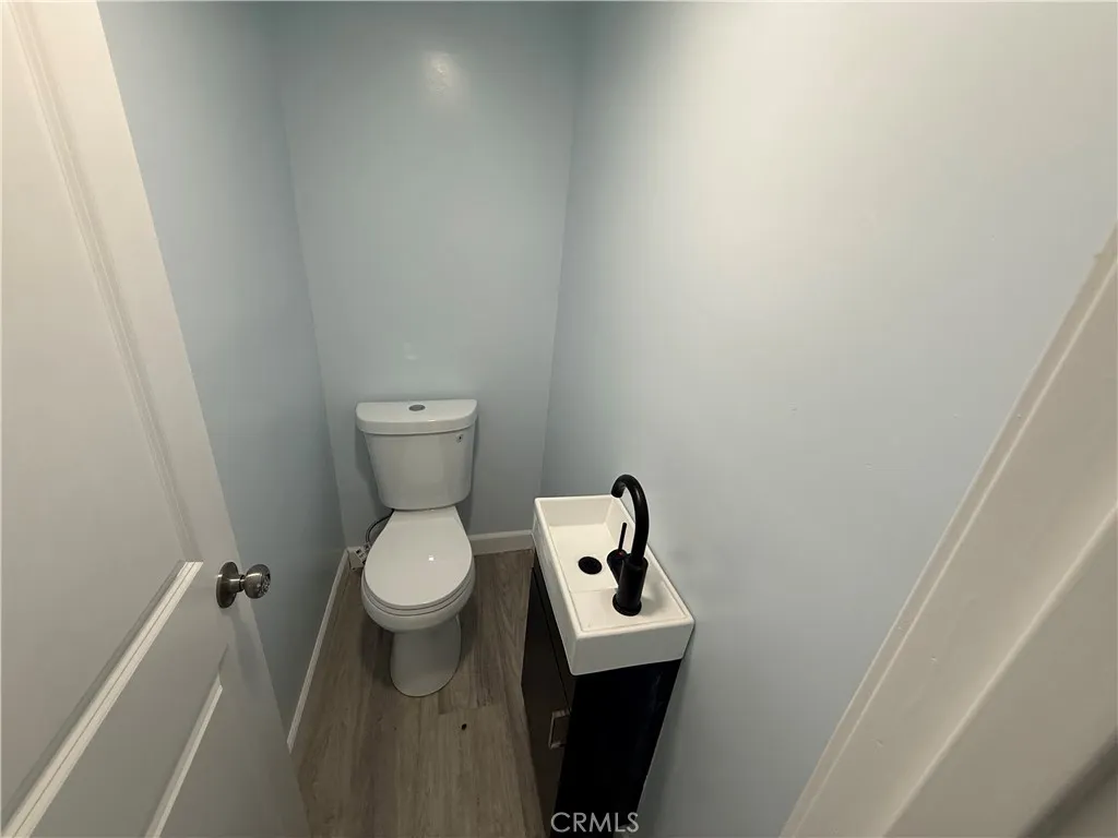 1/2 Bathroom