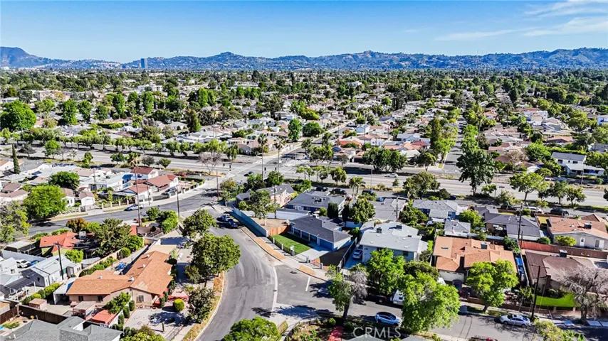 6415 Charlesworth Avenue, North Hollywood, California 91606