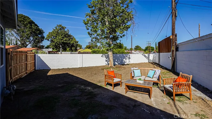 6415 Charlesworth Avenue, North Hollywood, California 91606