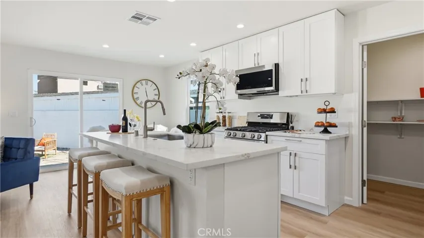 6415 Charlesworth Avenue, North Hollywood, California 91606