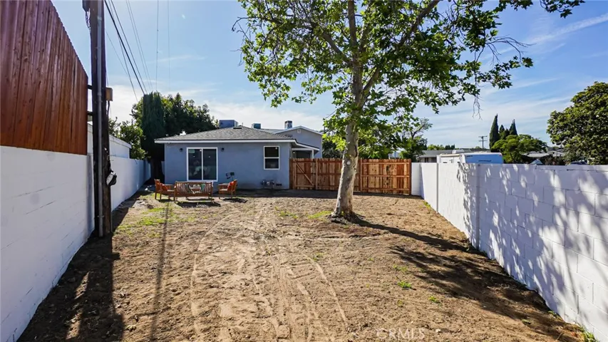6415 Charlesworth Avenue, North Hollywood, California 91606