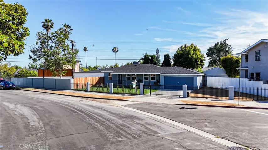 6415 Charlesworth Avenue, North Hollywood, California 91606