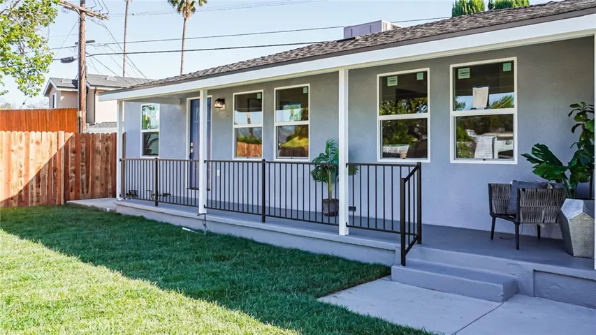 6415 Charlesworth Avenue, North Hollywood, California 91606