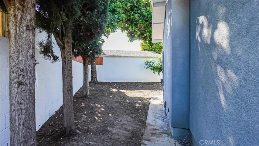 6415 Charlesworth Avenue, North Hollywood, California 91606