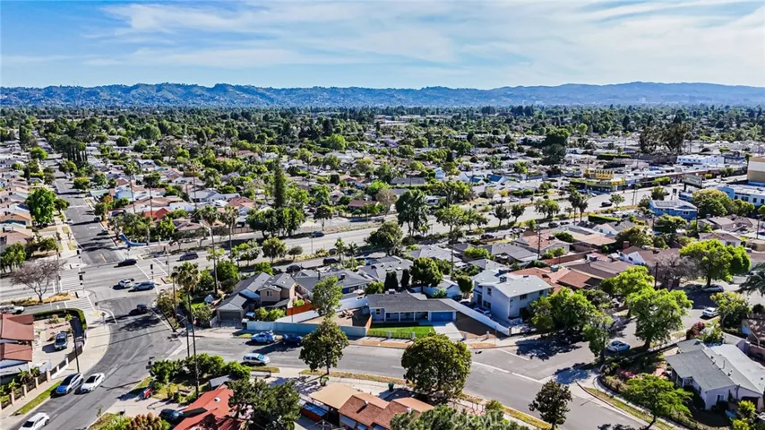 6415 Charlesworth Avenue, North Hollywood, California 91606