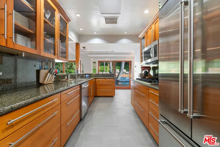 4858 Topeka Drive, Tarzana, California 91356