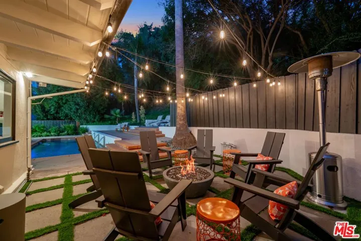 4858 Topeka Drive, Tarzana, California 91356