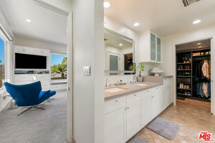 4858 Topeka Drive, Tarzana, California 91356
