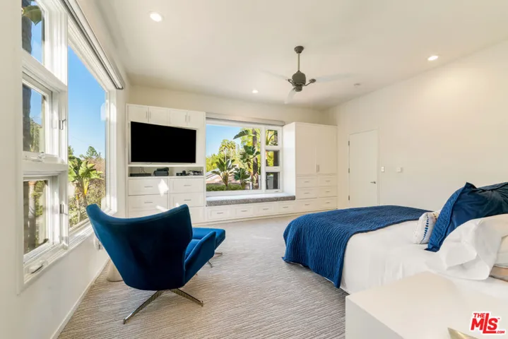4858 Topeka Drive, Tarzana, California 91356