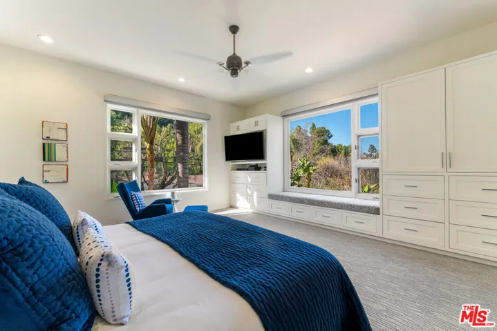4858 Topeka Drive, Tarzana, California 91356