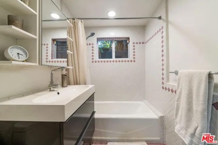 4858 Topeka Drive, Tarzana, California 91356