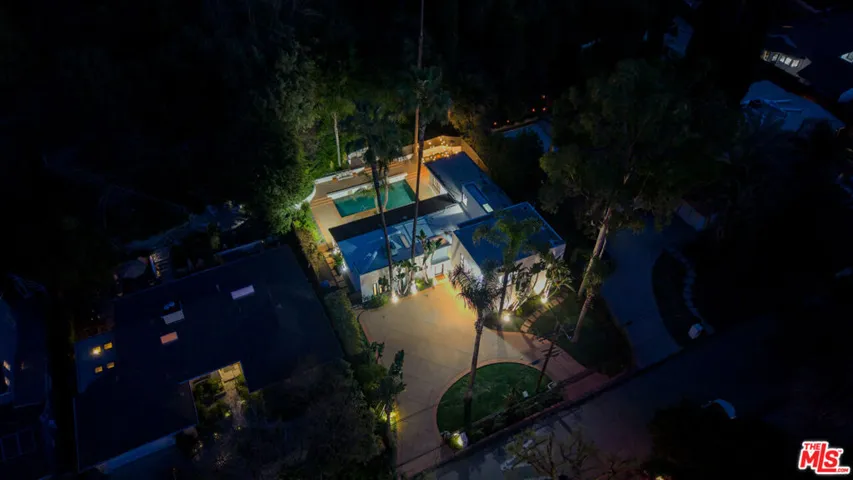 4858 Topeka Drive, Tarzana, California 91356
