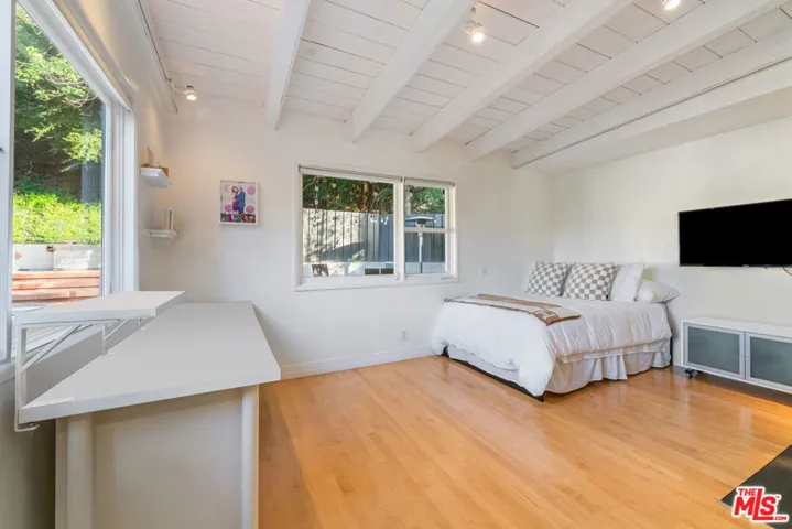 4858 Topeka Drive, Tarzana, California 91356