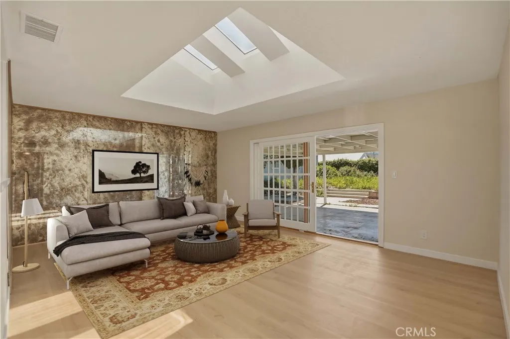 VIRTUAL STAGING