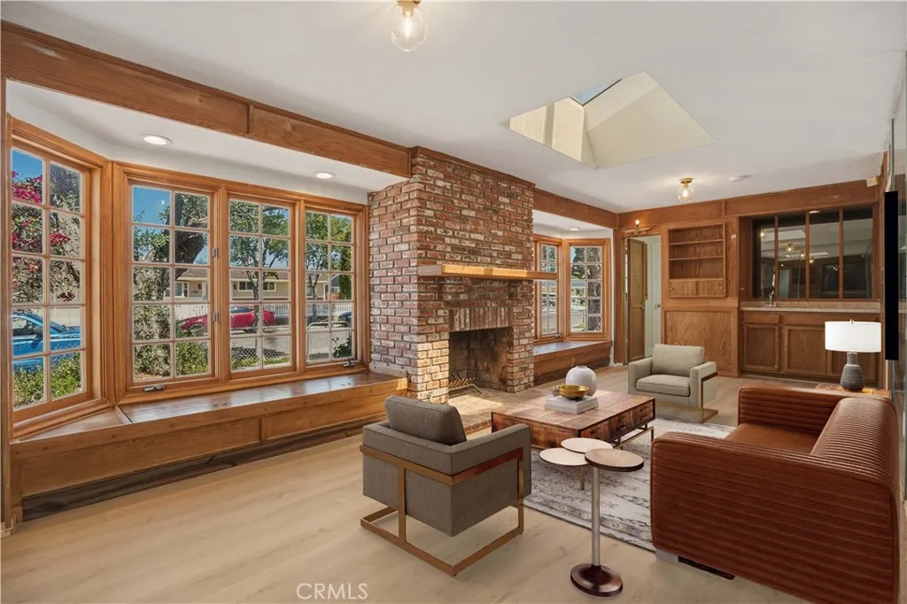 VIRTUAL STAGING