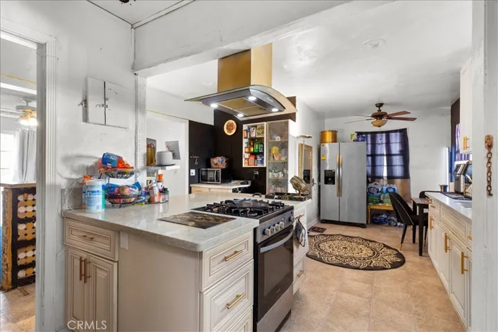 3640 W 60th Street, Los Angeles, California 90043