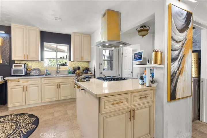 3640 W 60th Street, Los Angeles, California 90043