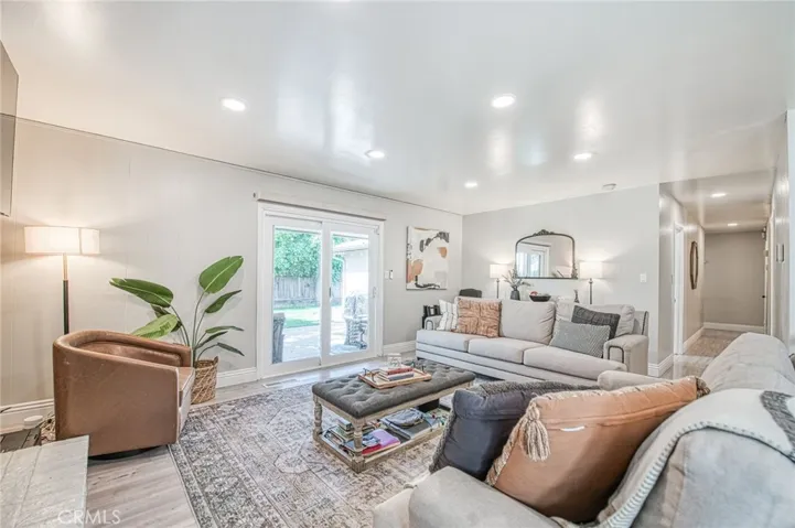 2569 E Los Altos Avenue, Fresno, California 93710