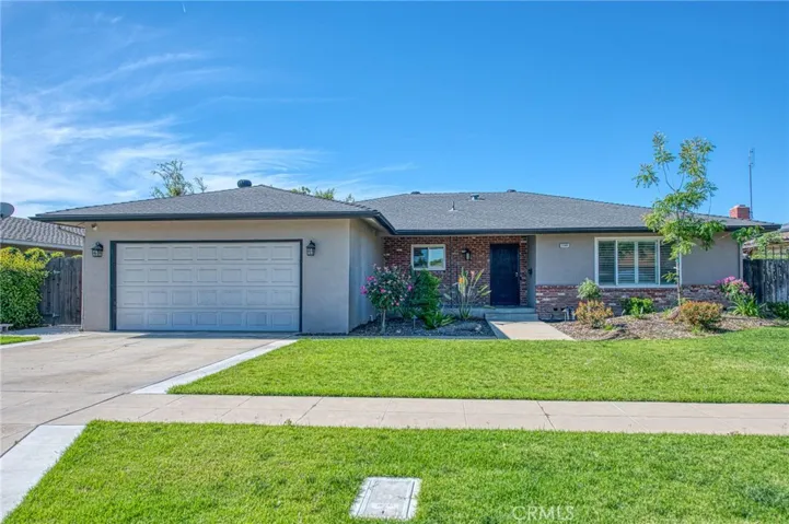 2569 E Los Altos Avenue, Fresno, California 93710