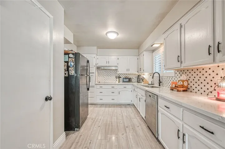 2569 E Los Altos Avenue, Fresno, California 93710