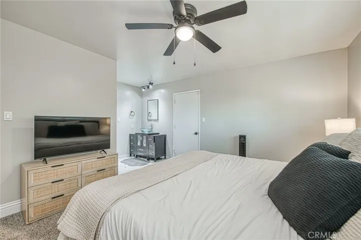 2569 E Los Altos Avenue, Fresno, California 93710