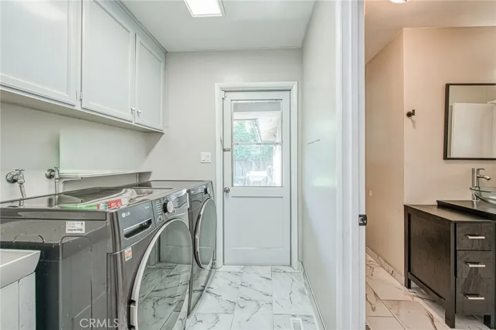 2569 E Los Altos Avenue, Fresno, California 93710