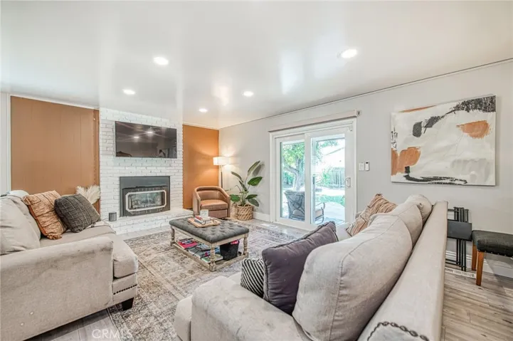 2569 E Los Altos Avenue, Fresno, California 93710