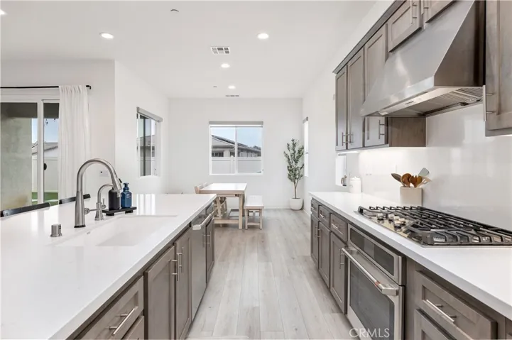 39481 Chamise, Temecula, California 92591