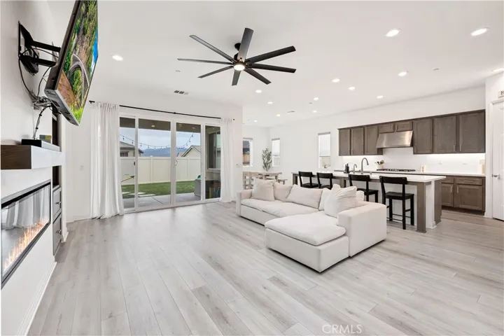 39481 Chamise, Temecula, California 92591